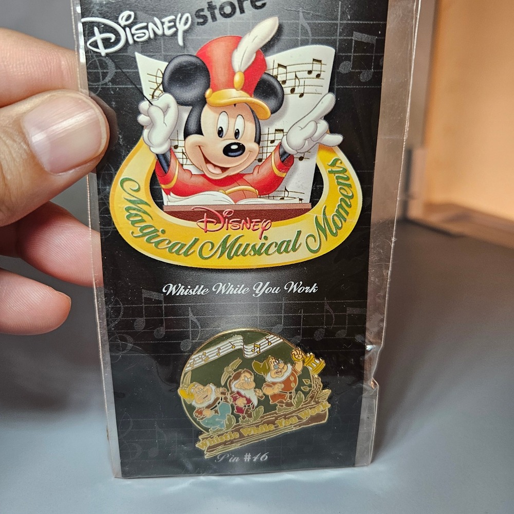 Disney Store Pin Magical‎ Musical Moments Whistle While You Work Collectible
